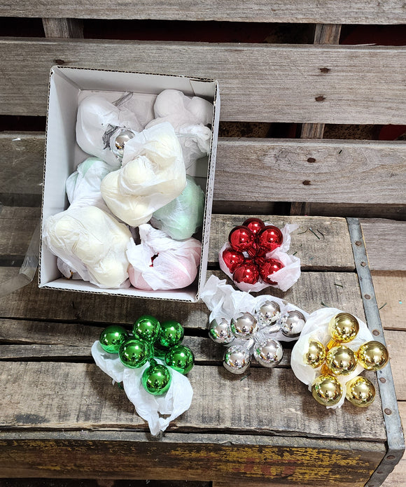 Box of glass Christmas balls 72 pc