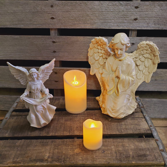 Battery Operated Candles with moving Flame