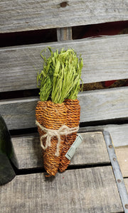 Set of 3 Straw Carrot Bundle