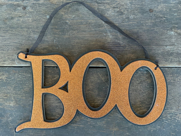 “BOO” Halloween Glitter Sign